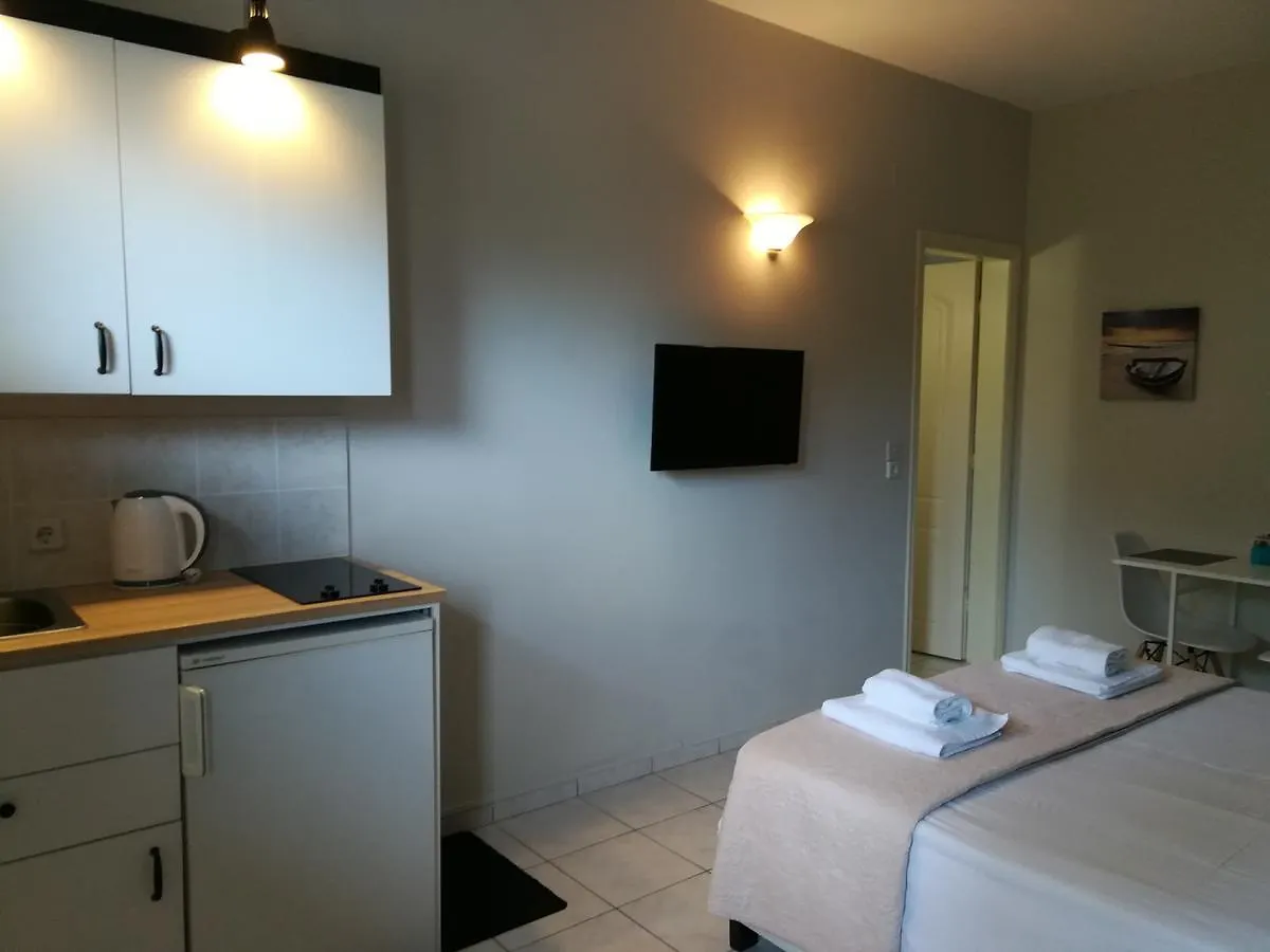 Pessada Bay Studios And Apartments 佩萨达